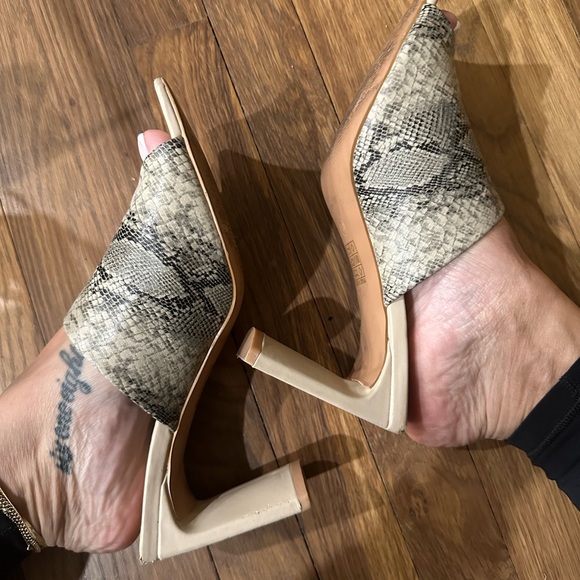 Mules - Picture 2 of 4